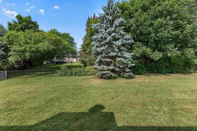 7238 Taffy Way, Eden Prairie, MN 55346