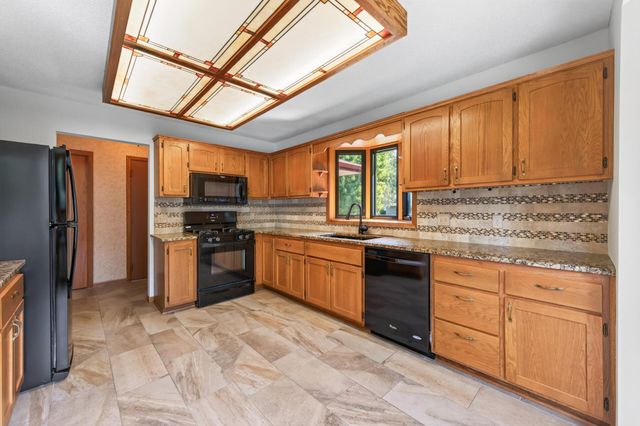 7238 Taffy Way, Eden Prairie, MN 55346