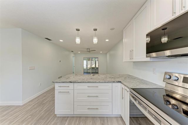 390 301 BOULEVARD W 8C, Bradenton, FL 34205