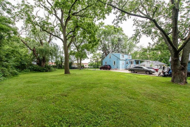 12698 W Grandview Avenue, Waukegan, IL 60085