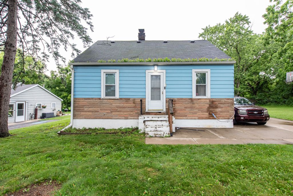 12698 W Grandview Avenue, Waukegan, IL 60085