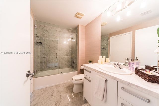 244 Biscayne Blvd 4407, Miami, FL 33132