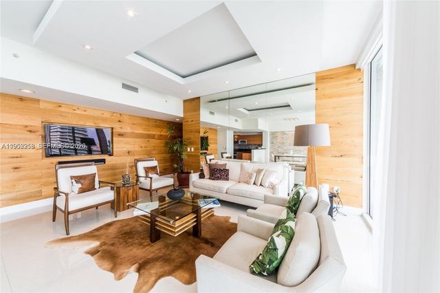 244 Biscayne Blvd 4407, Miami, FL 33132