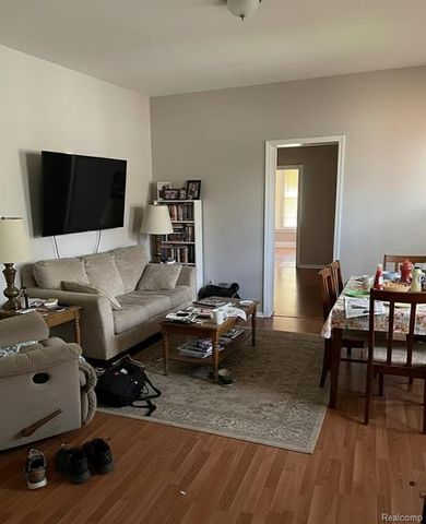 18077 Homer Street, Roseville, MI 48066