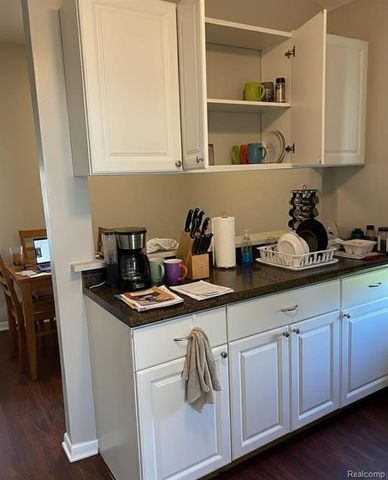 18077 Homer Street, Roseville, MI 48066