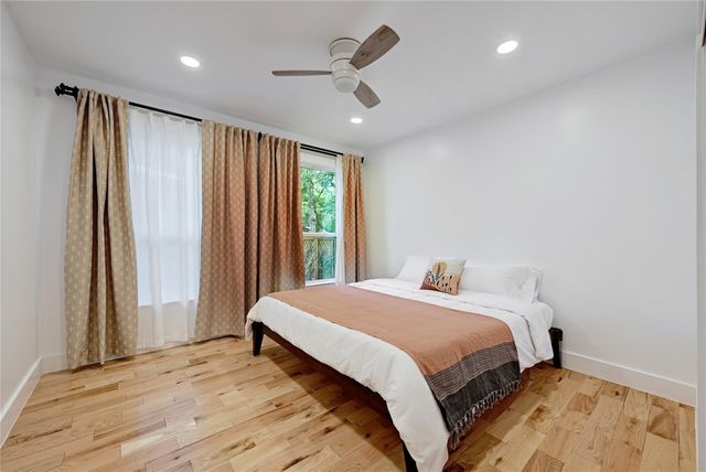 325 S Frio ST, Lockhart, TX 78644