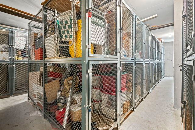 9001 Golf Road 5B, Des Plaines, IL 60016