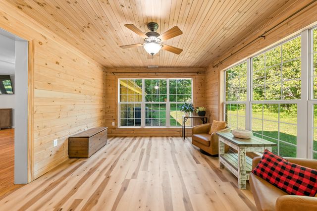 812 Good Hope Rd, Leoma, TN 38468