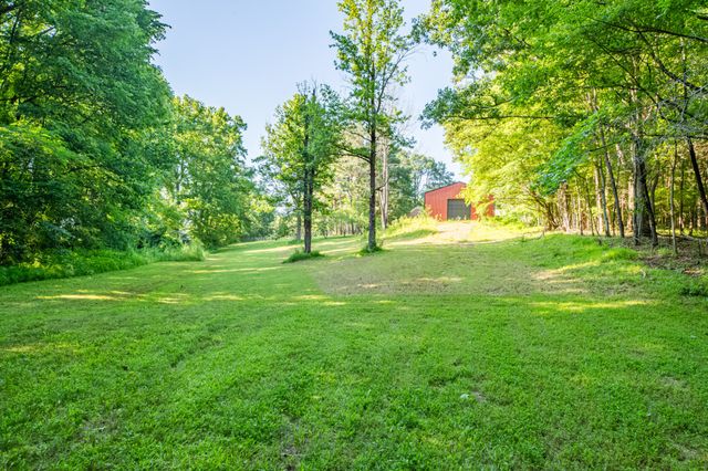 812 Good Hope Rd, Leoma, TN 38468