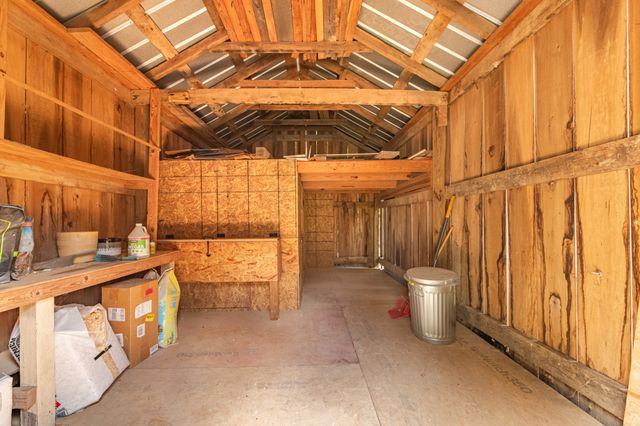 812 Good Hope Rd, Leoma, TN 38468