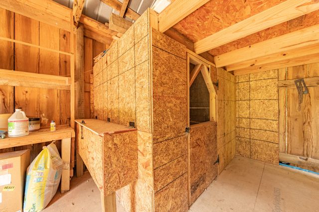 812 Good Hope Rd, Leoma, TN 38468