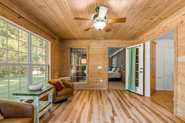 812 Good Hope Rd, Leoma, TN 38468