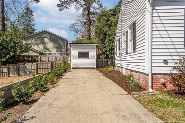 324 Fairwood Court, Fayetteville, NC 28305