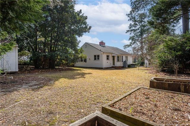 324 Fairwood Court, Fayetteville, NC 28305