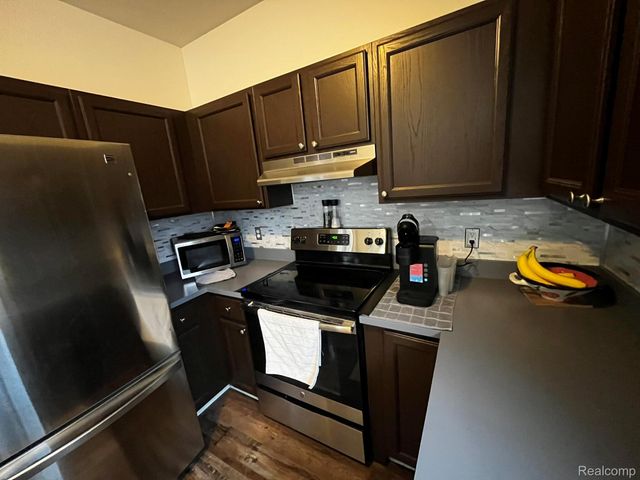 1620 Dartmoor Drive, Howell Township, MI 48843