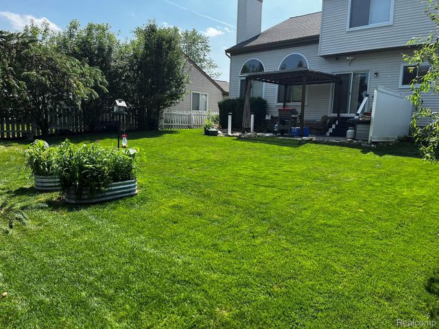 1620 Dartmoor Drive, Howell Township, MI 48843