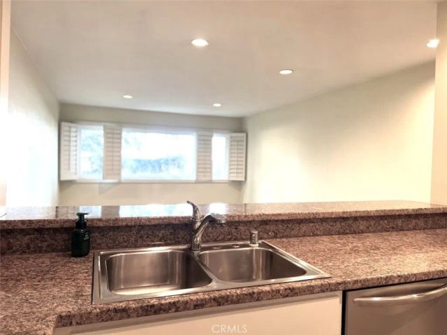 1025 N Kings 317, West Hollywood, CA 90069
