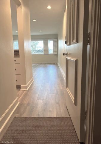 1025 N Kings 317, West Hollywood, CA 90069