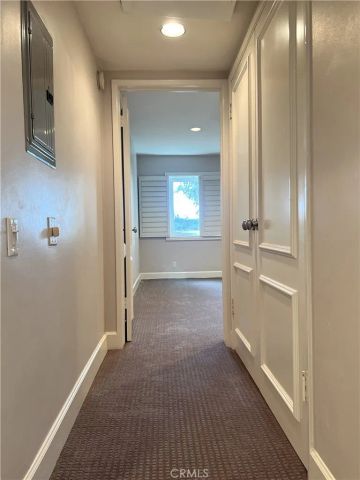 1025 N Kings 317, West Hollywood, CA 90069