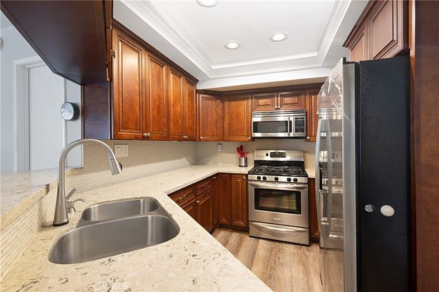 326 Monroe Court, Azusa, CA 91702