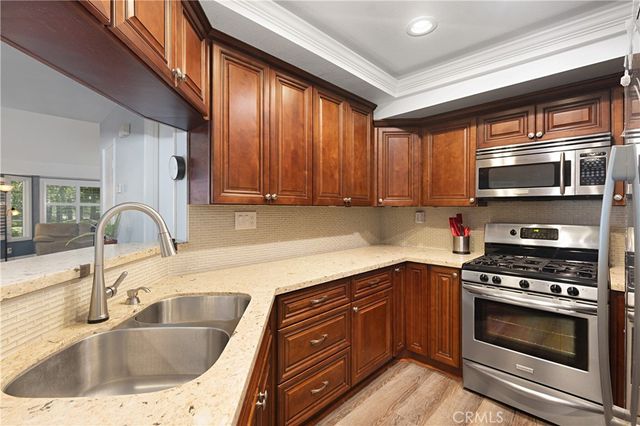 326 Monroe Court, Azusa, CA 91702