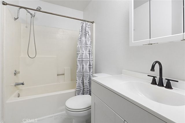 326 Monroe Court, Azusa, CA 91702