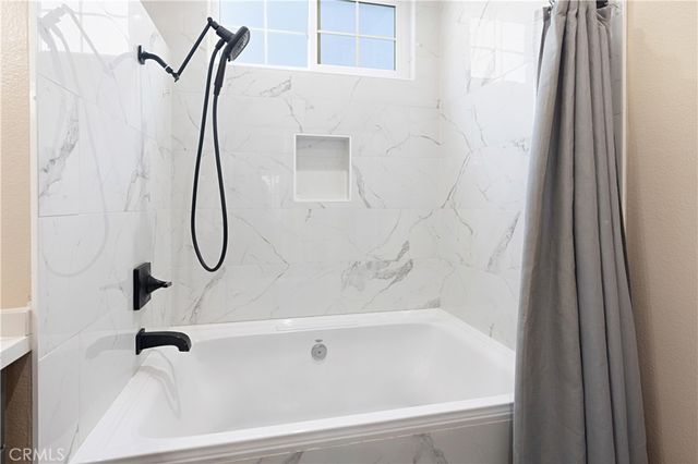 326 Monroe Court, Azusa, CA 91702