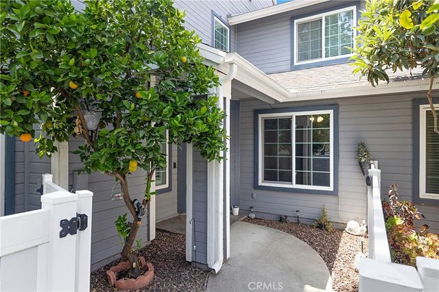 326 Monroe Court, Azusa, CA 91702