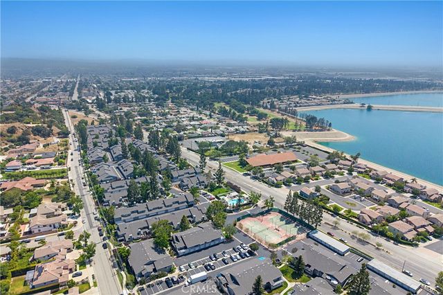 326 Monroe Court, Azusa, CA 91702