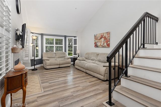 326 Monroe Court, Azusa, CA 91702
