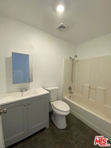 4214 Avalon Boulevard, Los Angeles, CA 90011