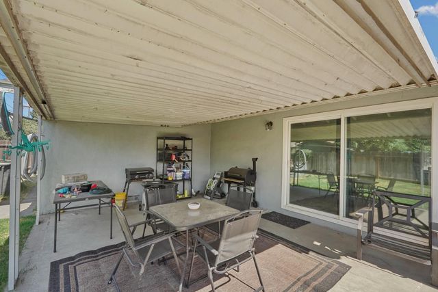 1717 Silvaire Dr, Modesto, CA 95350