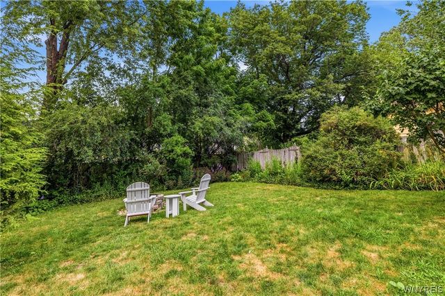 54 Canterbury Court, Amherst, NY 14226