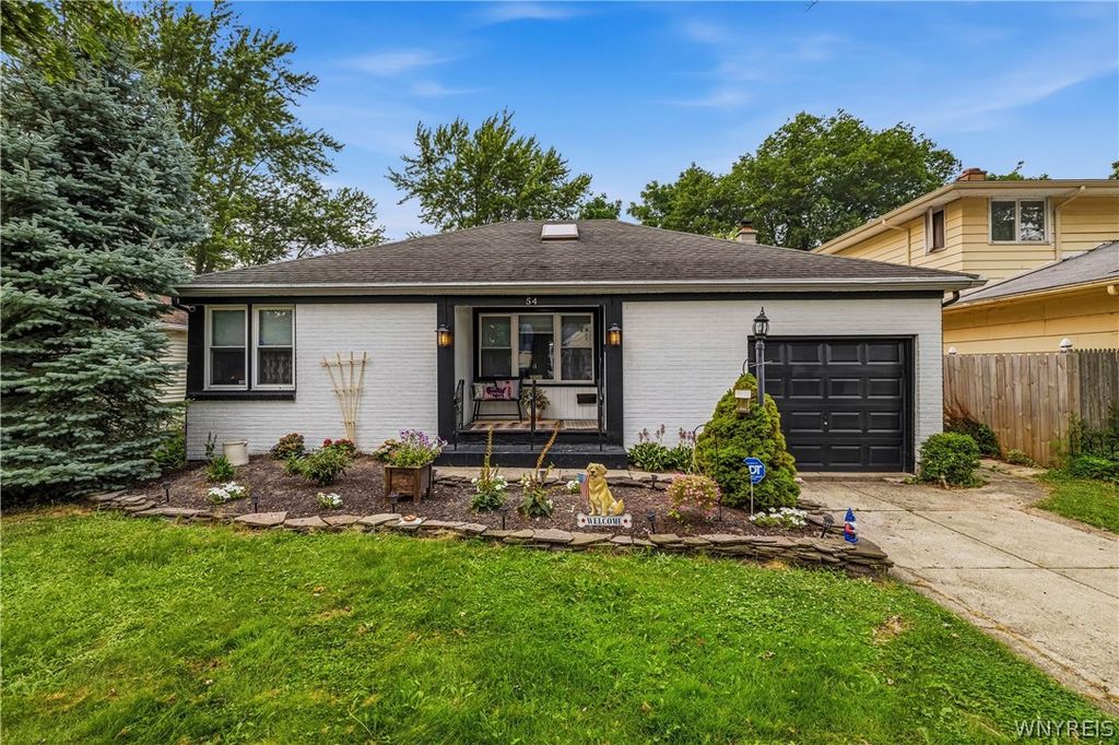 54 Canterbury Court, Amherst, NY 14226