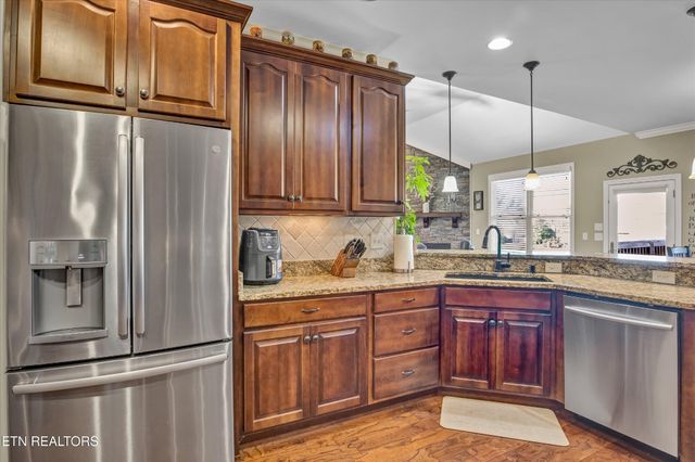 2775 Old Club Rd, Loudon, TN 37774