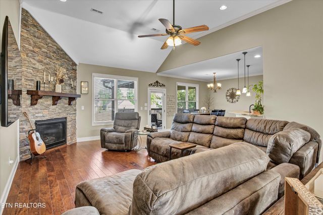 2775 Old Club Rd, Loudon, TN 37774