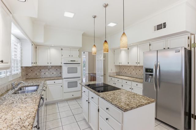 7250 PLANTATION CIR, Germantown, TN 38138