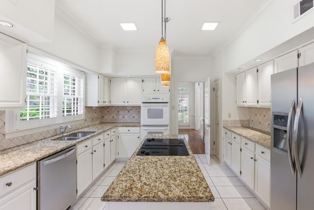 7250 PLANTATION CIR, Germantown, TN 38138