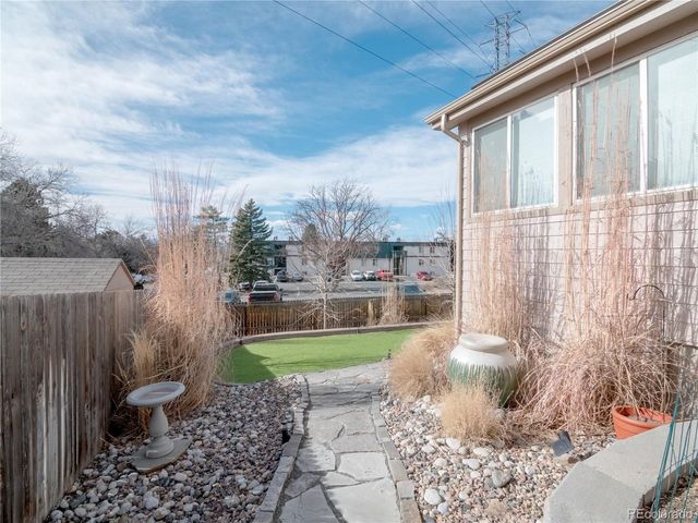 3385 S Tulare Ct, Denver, CO 80231