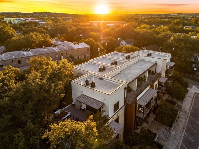 2003 Wilson ST 5, Austin, TX 78704