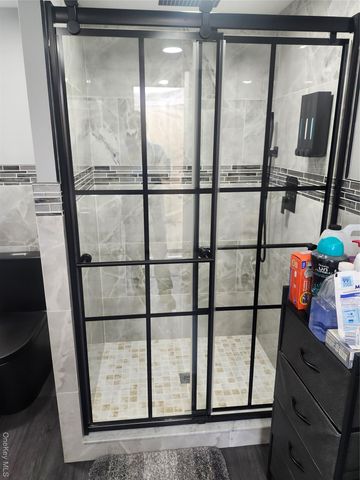 3 Brook Lane, Levittown, NY 11756