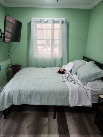 3 Brook Lane, Levittown, NY 11756