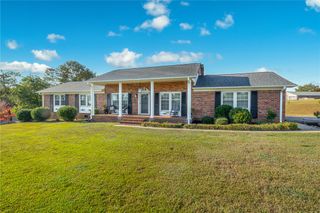 401 S Glassy Mountain Road, Pickens, SC 29671
