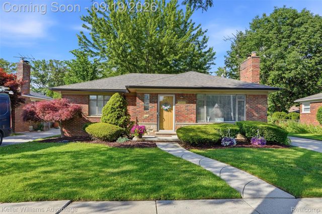 21407 Broadstone Street, Harper Woods, MI 48225