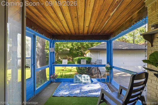 21407 Broadstone Street, Harper Woods, MI 48225
