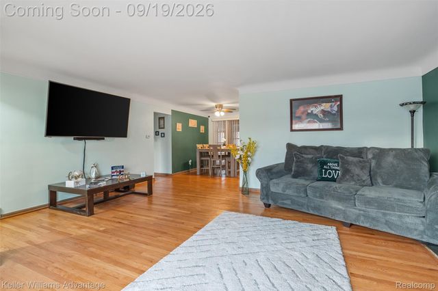 21407 Broadstone Street, Harper Woods, MI 48225