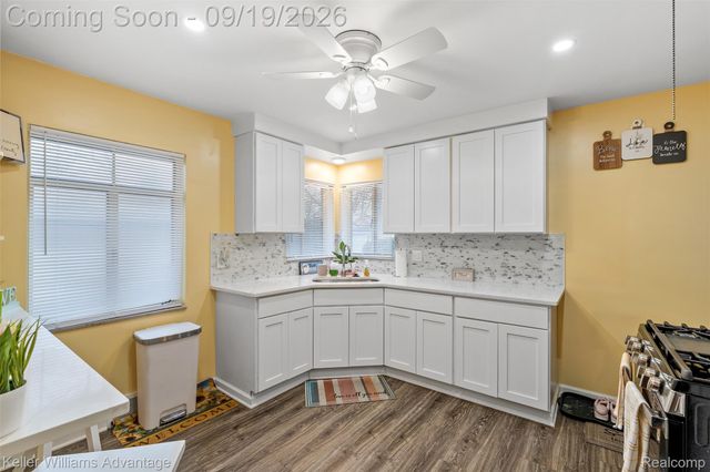21407 Broadstone Street, Harper Woods, MI 48225