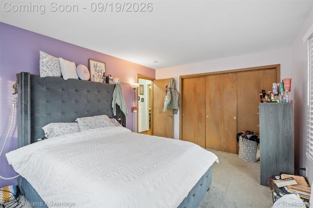 21407 Broadstone Street, Harper Woods, MI 48225