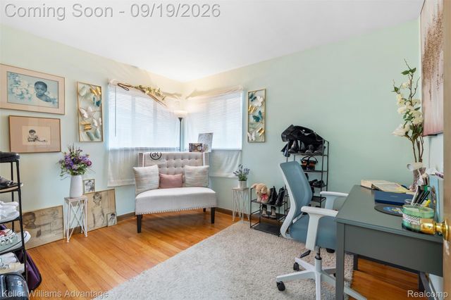 21407 Broadstone Street, Harper Woods, MI 48225