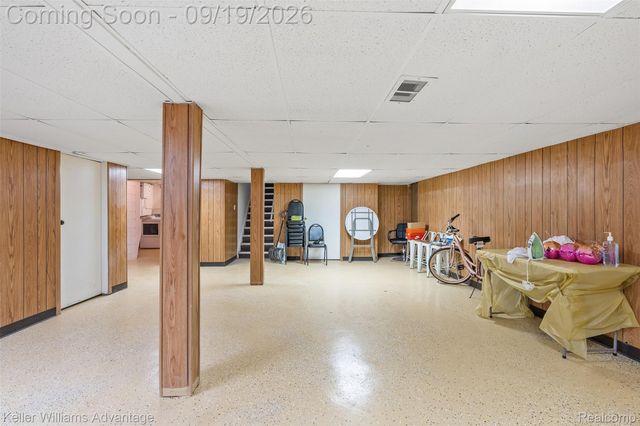21407 Broadstone Street, Harper Woods, MI 48225